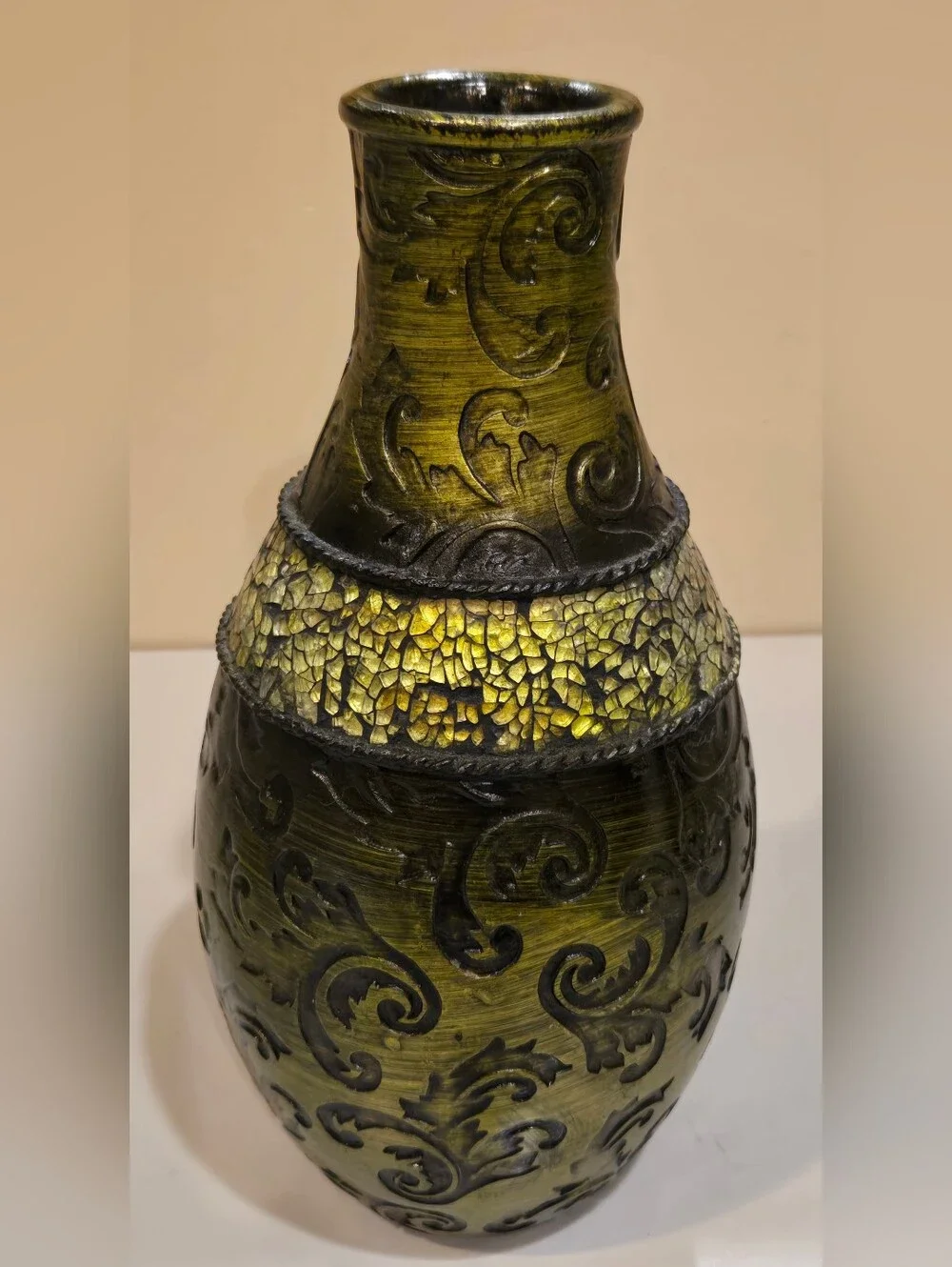 Decorative Mediterranean Style Olive Green Textured Ceramic Vase